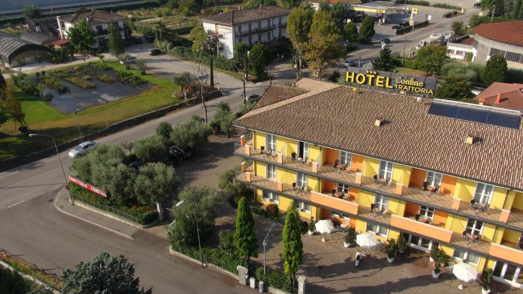 Hotel Confine Colà Dış mekan fotoğraf