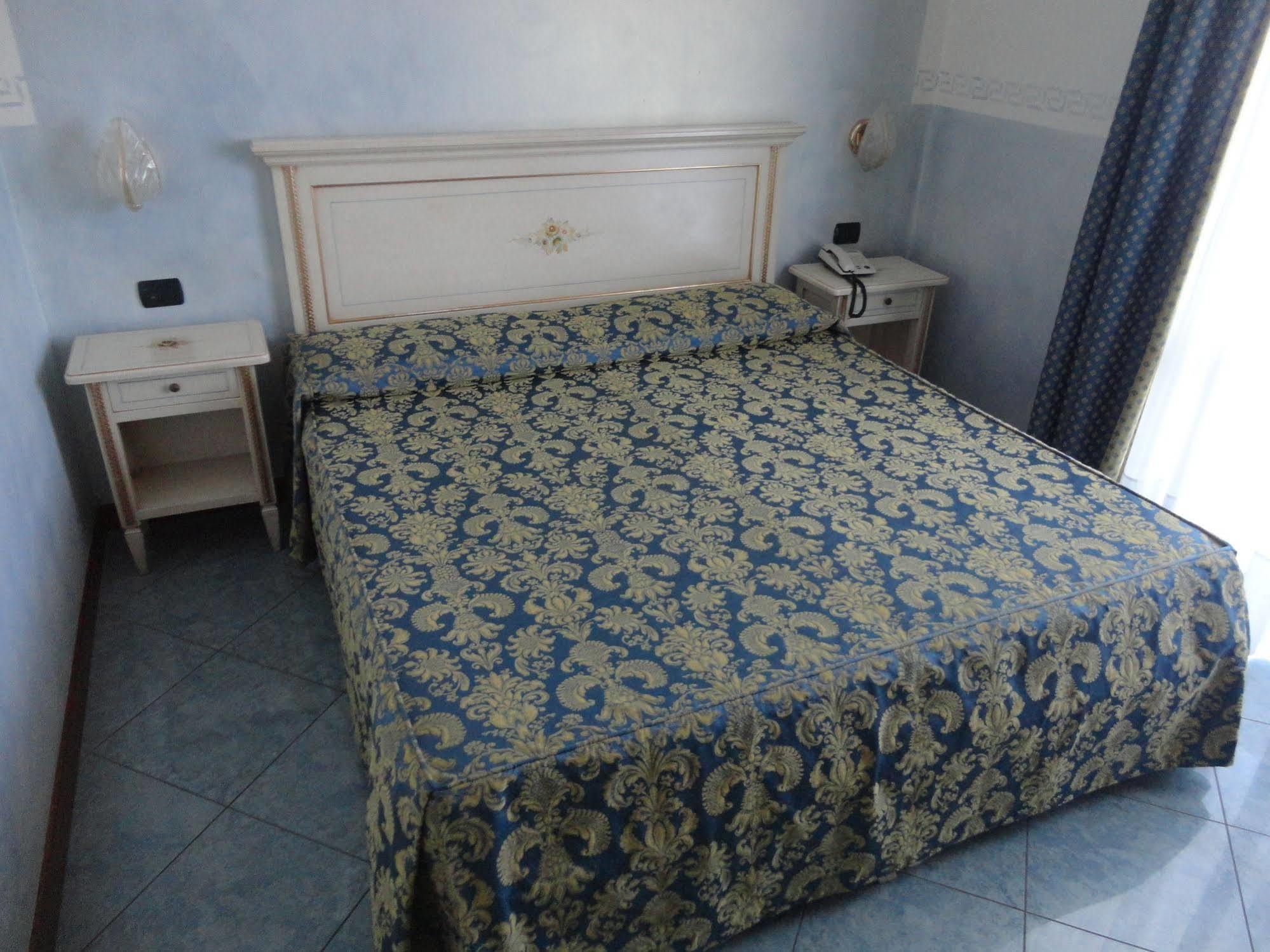 Hotel Confine Colà Dış mekan fotoğraf