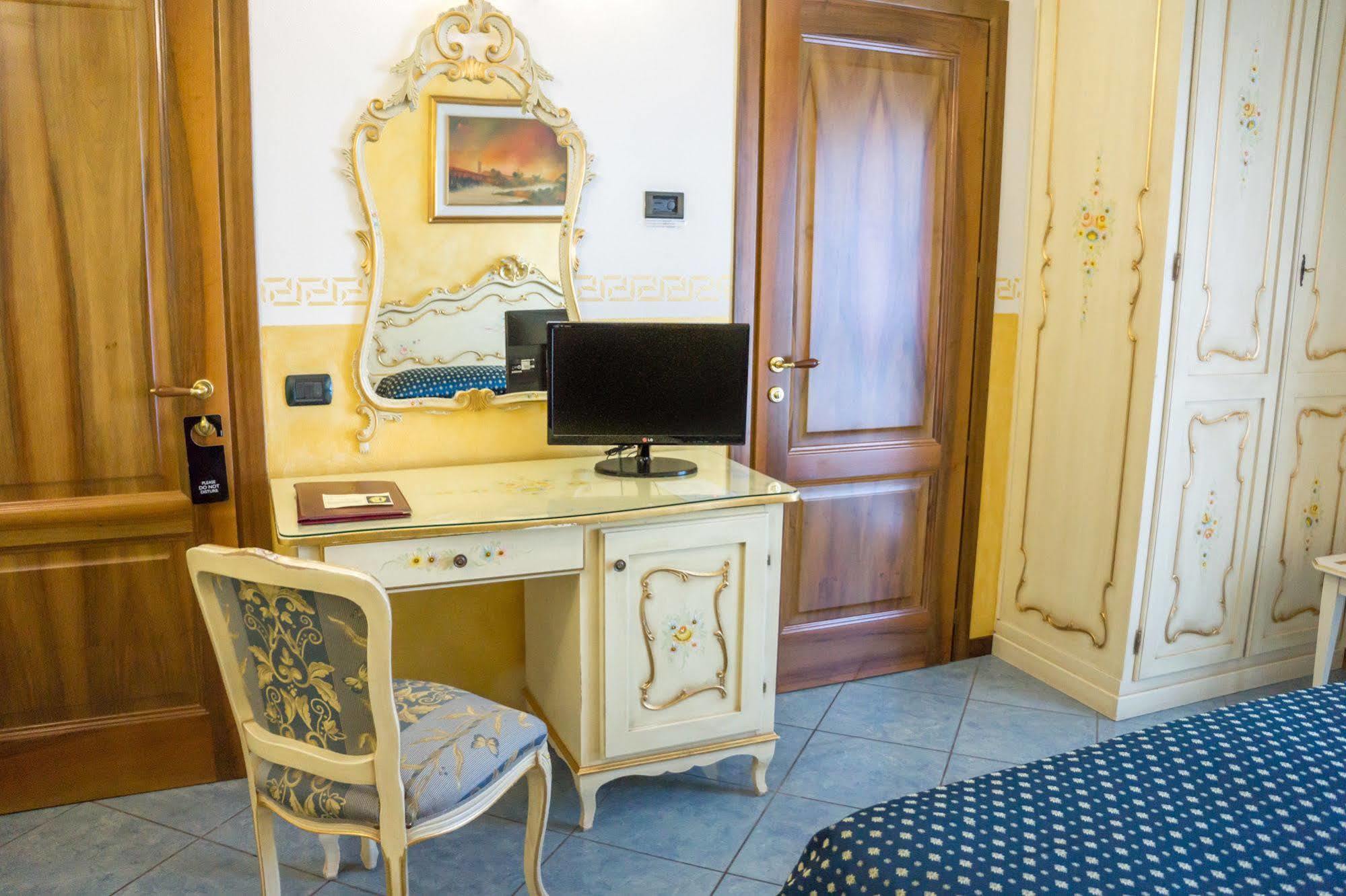 Hotel Confine Colà Dış mekan fotoğraf