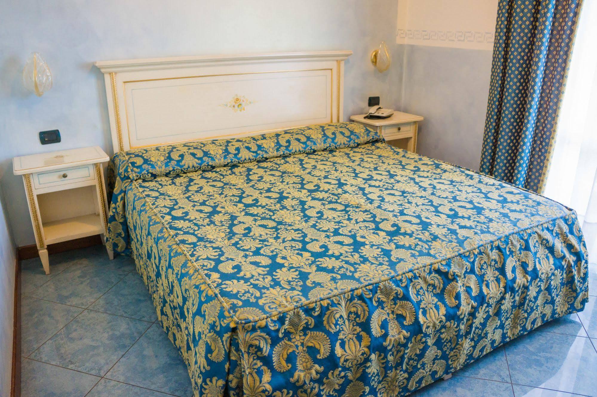 Hotel Confine Colà Dış mekan fotoğraf