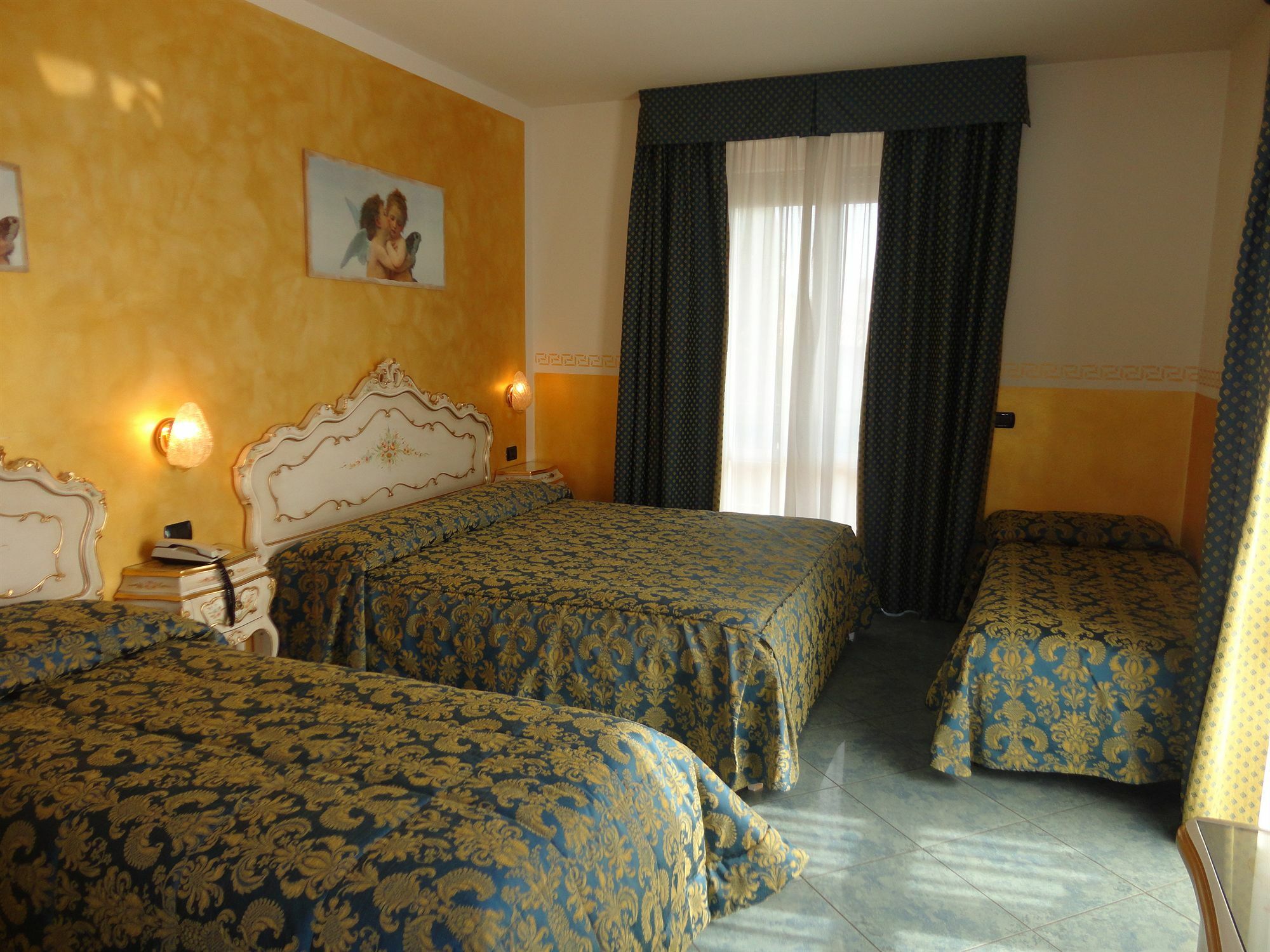 Hotel Confine Colà Dış mekan fotoğraf
